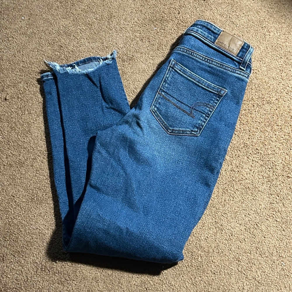 American Eagle Mom‎ Jean High Waisted Distressed Medium Wash 00 Regular